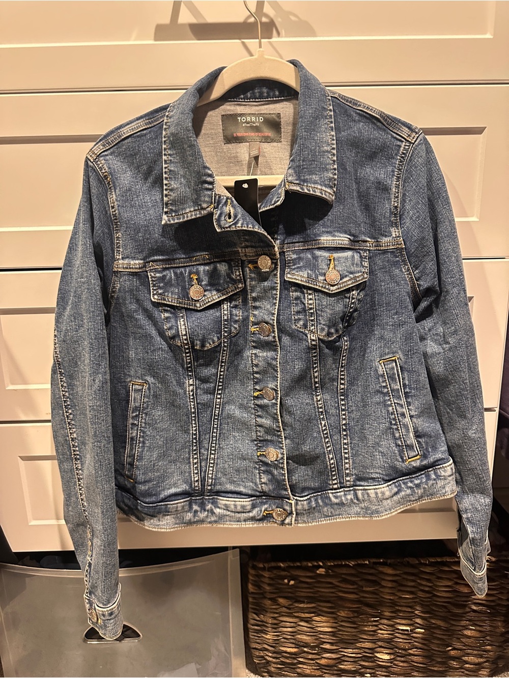 Torrid Vintage Stretch Modern Denim Trucker Jacket Size 0 Large 10/12 NWT